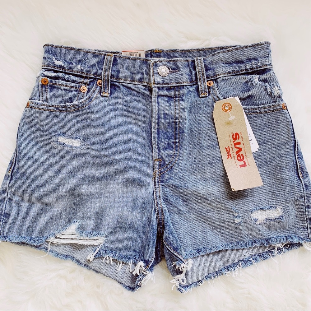 High Waisted Levi’s Jean Wedgie Shorts
